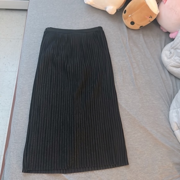 SOLD Kimchi Blue pleated metallic shimmer midi skirt - Picture 3 of 14